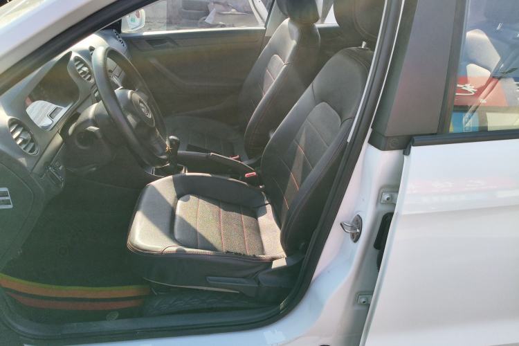 Used Volkswagen Jetta 2015 1.6L Manual Fashion Edition