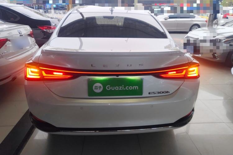 Used Lexus ES 2025 300h Deluxe Edition