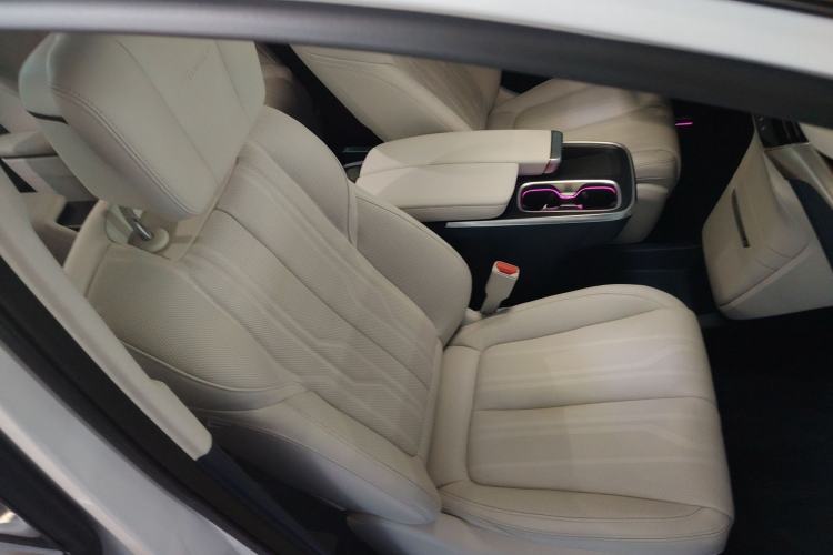 Used Buick Century 2023 2.0T Seven-Seater Yinshi Edition
