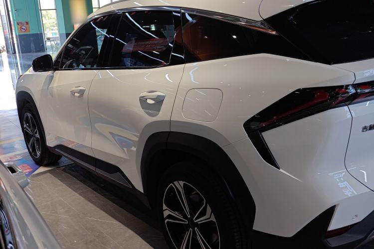 Used  L7 2025 EM-i 115km Exploration Edition
