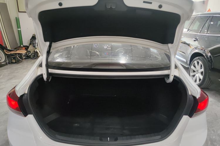 Used Hyundai Elantra 2016 1.6L Automatic ZhiXuan – Elite Version
