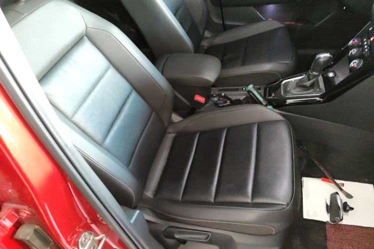 Used Volkswagen T-ROC 2019 280TSI DSG Two-Wheel Drive Comfort Version China VI Standard
