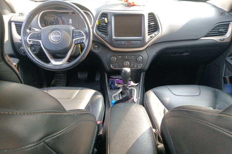 Used  Cherokee 2016 2.0L Superior Edition
