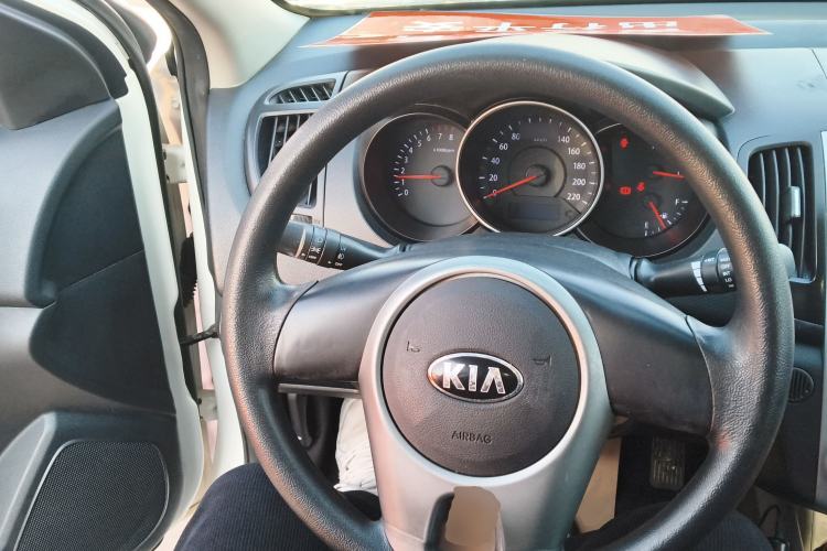 Used Kia Forte 2014 1.6L MT GL
