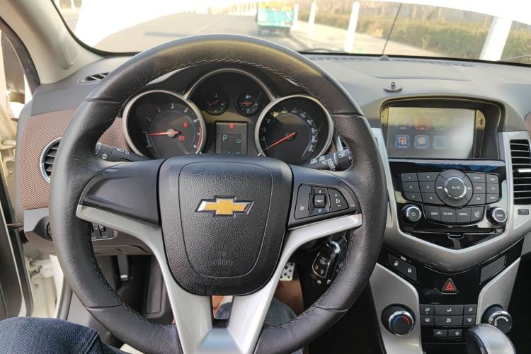 Used Chevrolet Cruze 2013 Hatchback 1.6L Automatic Luxury Model
