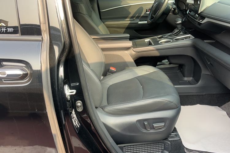 Used Toyota Sienna 2023 2.5L Hybrid Deluxe Edition
