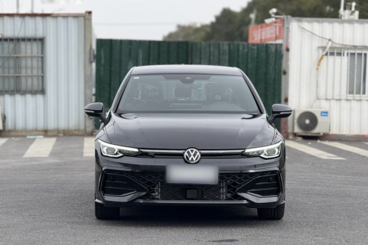 Used Volkswagen Golf 2025 Facelift 300TSI R-Line
