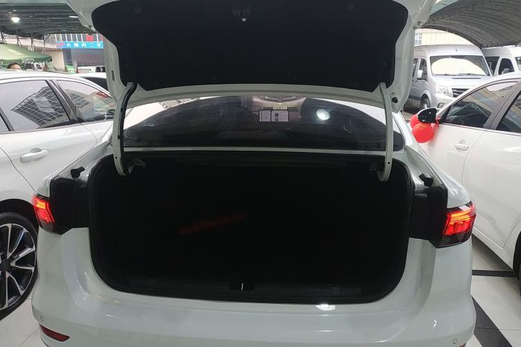 Used Geely Auto Emgrand 2023 4th Generation Champion Edition 1.5L CVT Prestige Model
