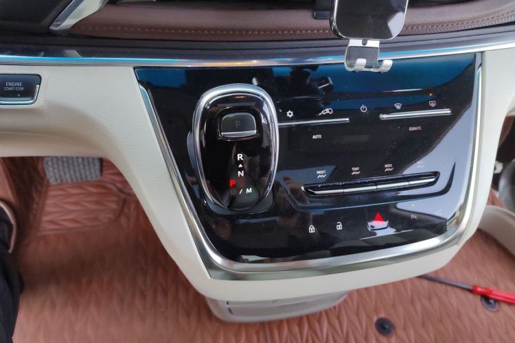 Used Buick GL8 2021 Land Cruiser Executive 652T Premium Model