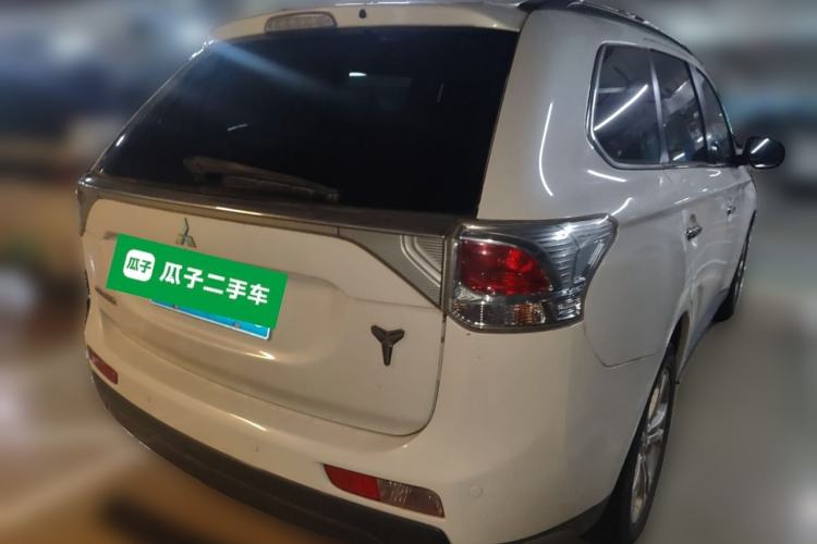 Used Mitsubishi Outlander 2013 2.4L 4x4 Luxury Navigation Edition 5 Seats
