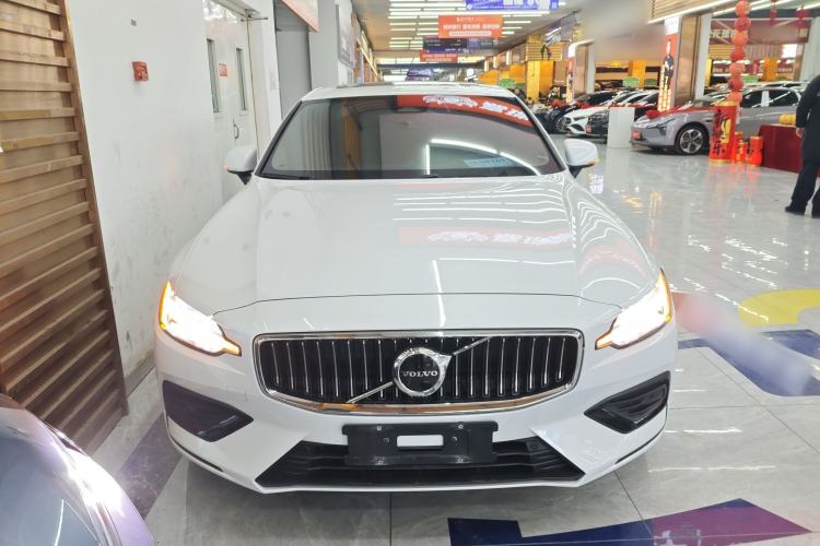 Used Volvo S60 2024 B4 Zhiyuan Luxury Edition