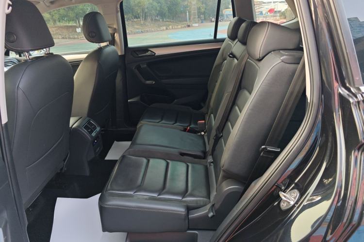 Used Volkswagen Tiguan L 2019 380TSI Automatic All-Wheel Drive Luxury Edition with 7 Seats China VI Standard
