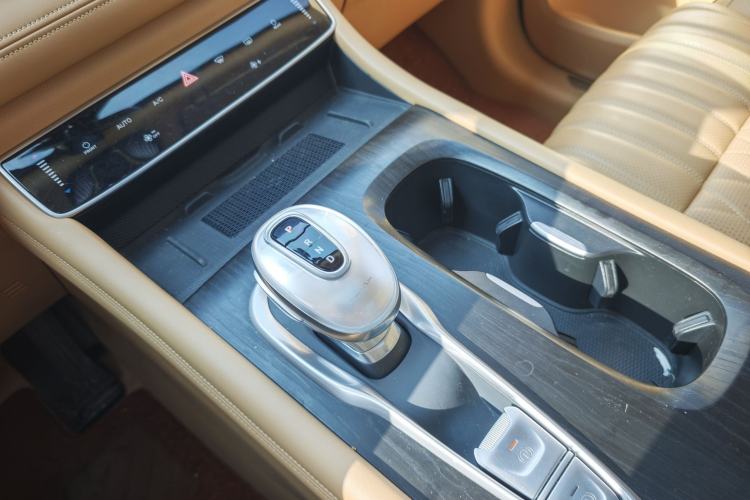 Used VOYAH Dream 2024 PHEV Ultra-Long Range Flagship Edition
