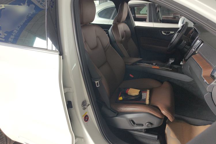 Used Volvo XC60 2021 T5 4x4 Smart Luxury Edition