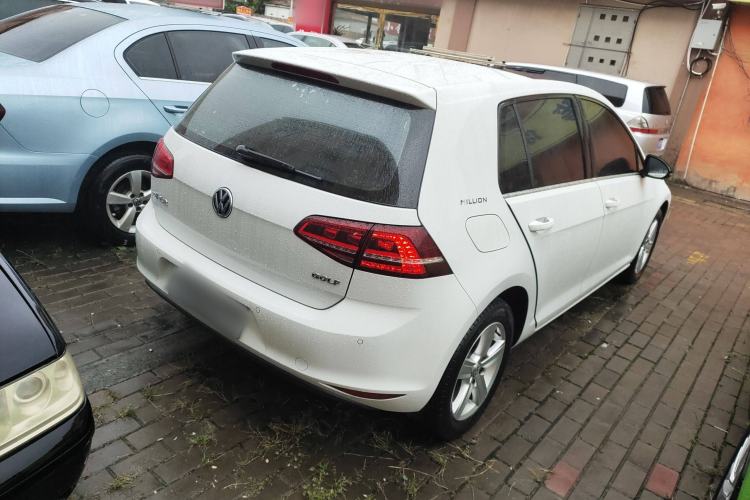Used Volkswagen Golf 2017 1.6L Automatic Comfort Million-Vehicle Anniversary Edition
