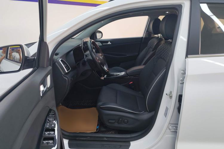 Used Hyundai Tucson 2020 280TGDi Two-Wheel-Drive GLS Fashion Edition China VI Standard
