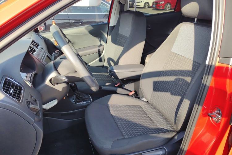 Used Volkswagen Polo 2014 1.6L Automatic Comfort Edition
