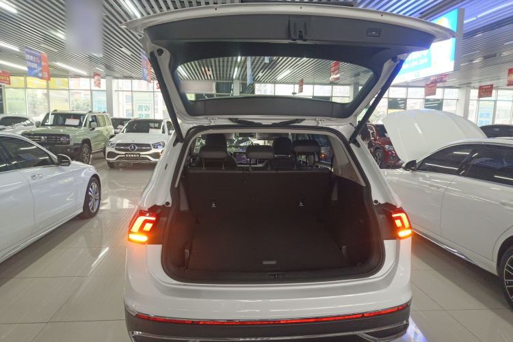 Used Volkswagen Tiguan L 2024 300TSI Automatic Two-Wheel Drive Smart Edition
