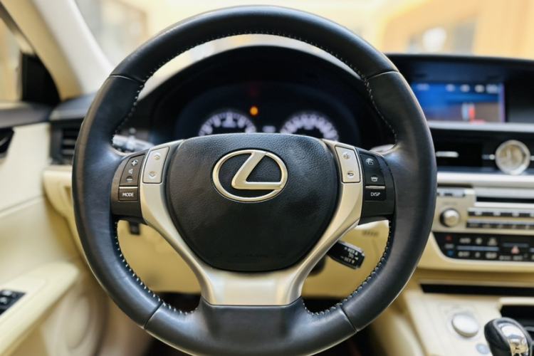 Used Lexus ES 2013 250 Elite Edition
