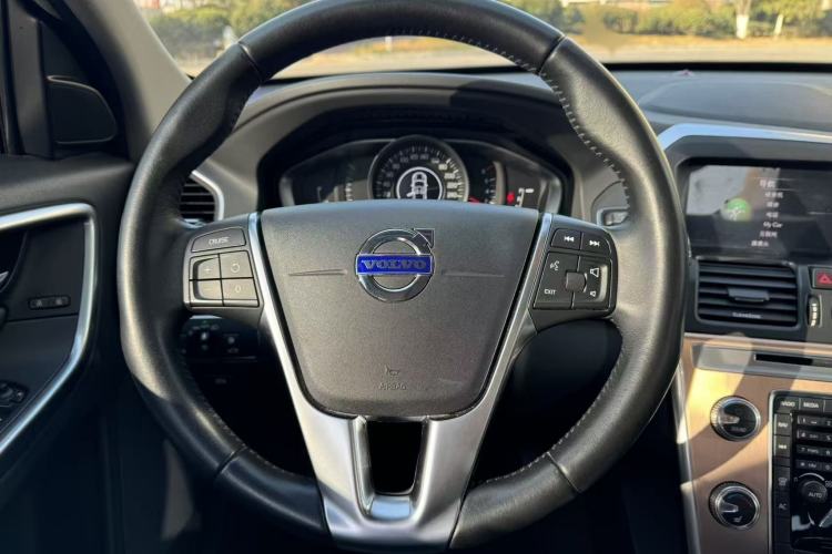 Used Volvo XC60 2017 T5 Smart Upgrade Edition