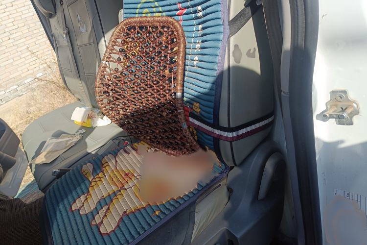 Used SAIC MAXUS Xintu V80 2023 2.0T AMT Classic City Distribution King Short Wheelbase Mid-Roof 3-Seater
