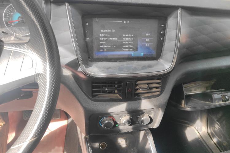 Used Jinbei Gold Hiace 2023 2.0L Passenger Van Travel Lion 5/6/7 Seater
