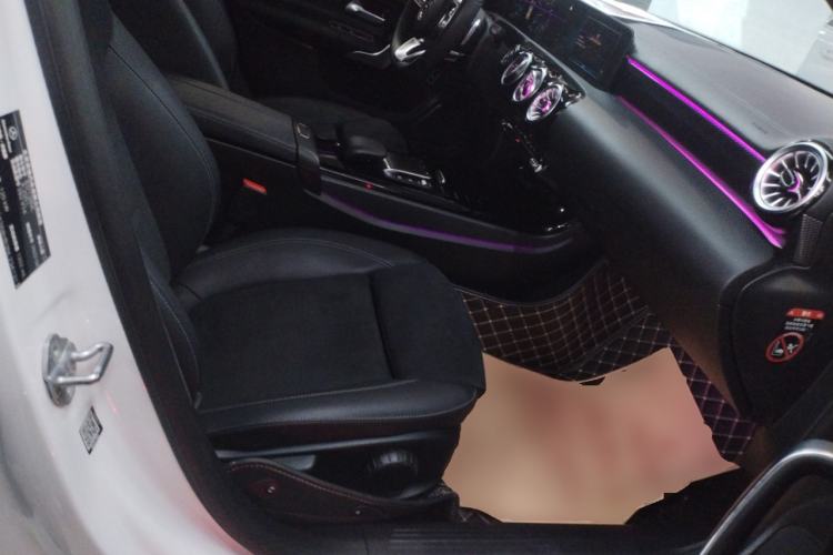 Used Mercedes-Benz A-Class 2022 Second Facelift A 200 L Sport Sedan Fashion Version
