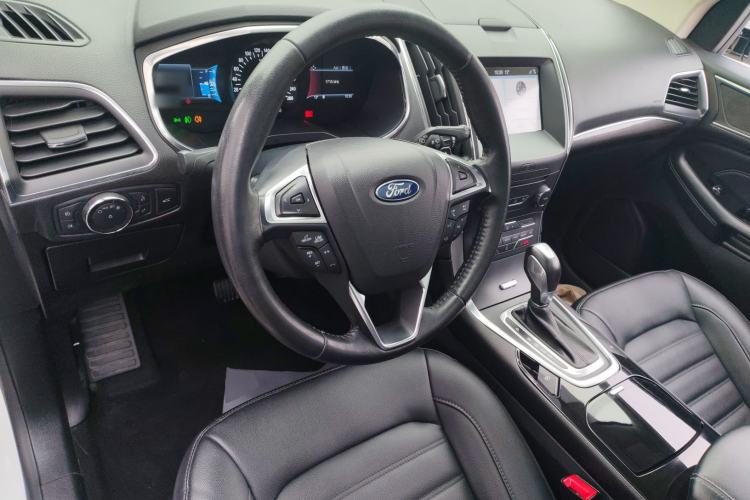 Used Ford Edge 2018 EcoBoost 245 Two-Wheel-Drive Titanium 7-Seater China VI Standard
