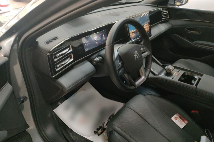 Used BYD Qin L 2025 DM-i Smart Drive 120KM Superior Model