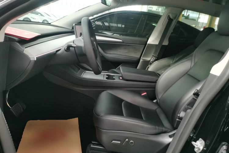 Used Tesla Model Y 2023 Rear-Wheel-Drive Version
