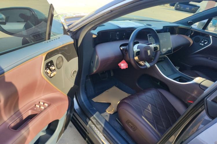 Used  11 2024 580 Three-Laser Four-Wheel Drive Luxury Edition
