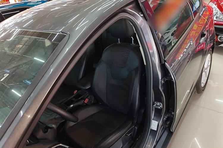 Used Ford Focus 2015 Hatchback 1.6L Automatic Fashion Edition