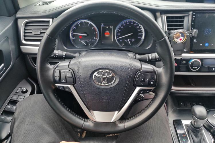 Used Toyota Highlander 2018 2.0T Four-Wheel Drive Luxury Version 7 Seats China VI Standard
