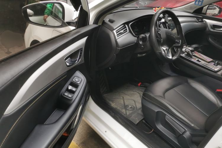 Used Roewe i6 MAX New Energy 2022 EV 500 Grand Touring Edition with Sunroof
