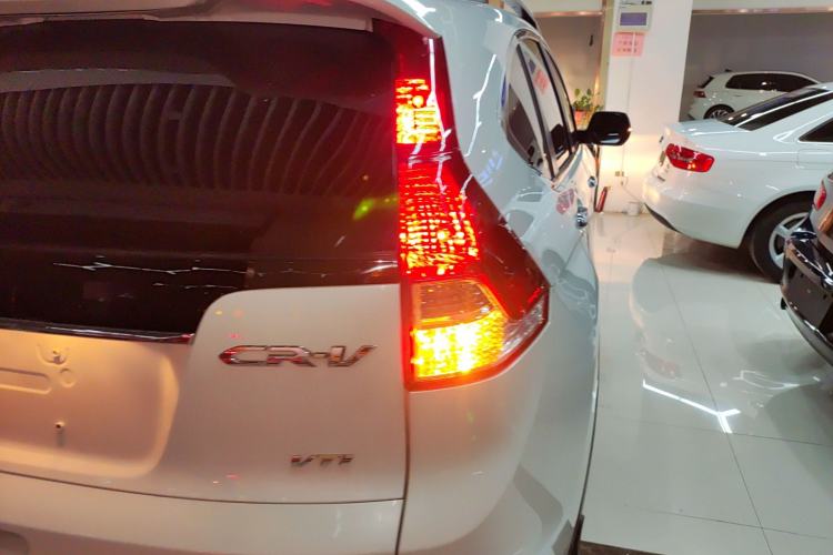 Used Honda CR-V 2013 2.4L Two-Wheel-Drive Luxury Edition