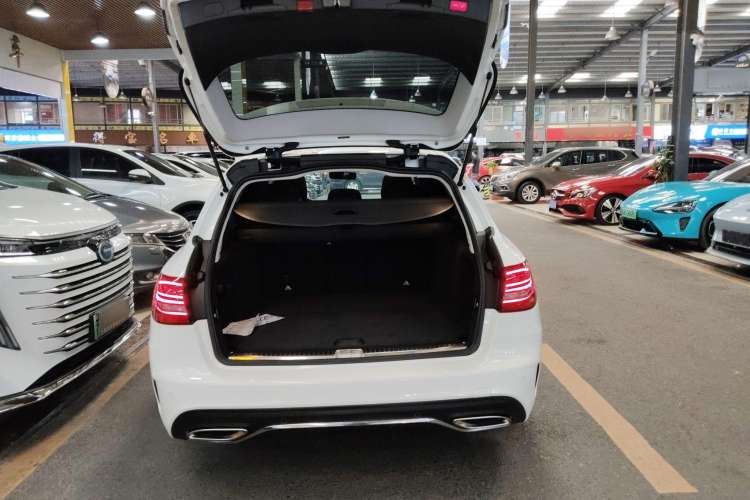 Used Mercedes-Benz C-Class 2020 Facelifted C 260 Estate
