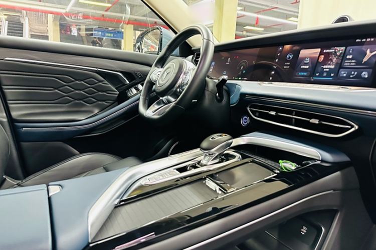 Used VOYAH FREE 2021 Four-Wheel Drive Standard Range-Extended Exclusive Luxury Package
