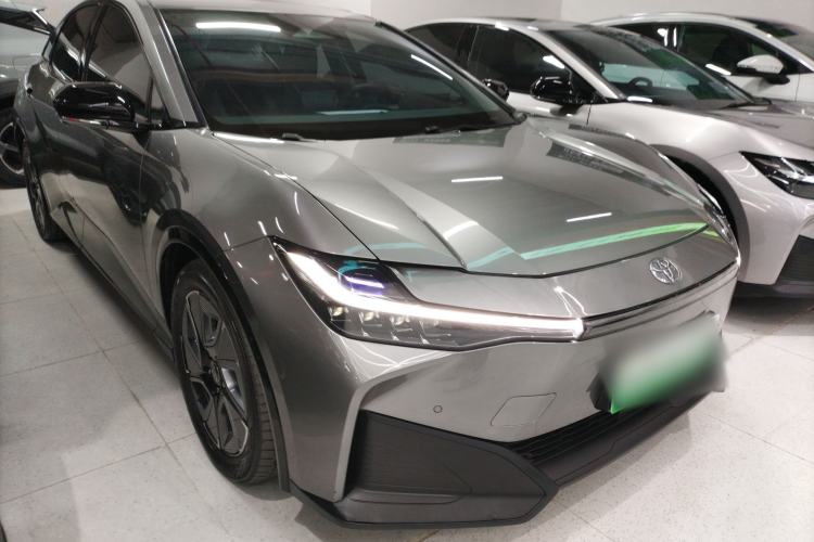 Used Toyota bZ3 2023 616 km Long-Range PRO