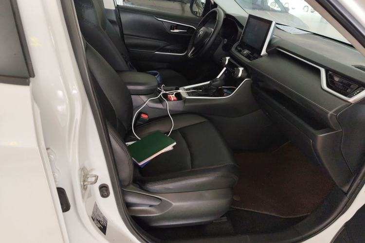 Used Toyota RAV4 2021 Dual-Engine 2.5L E-CVT Two-Wheel Drive Elite Edition
