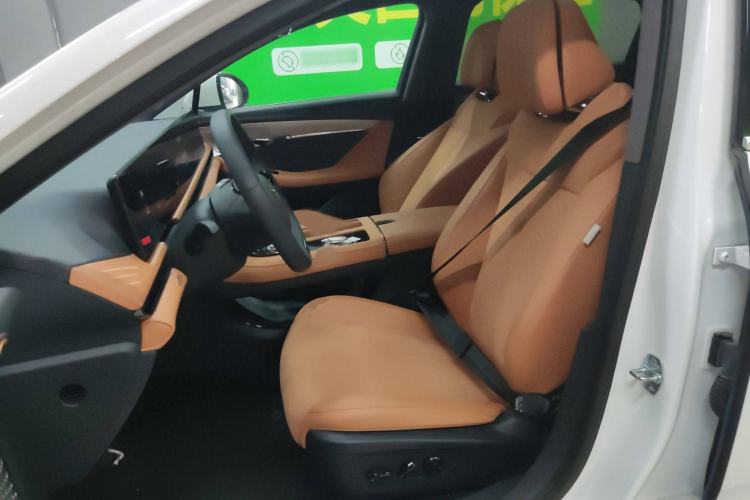 Used VOYAH PASSION 2024 PHEV Four-Wheel Drive Ultra-Long Range Flagship Model
