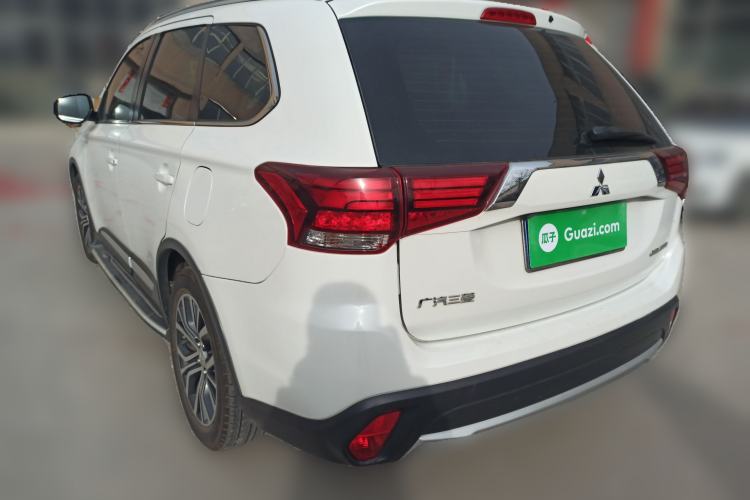 Used Mitsubishi Outlander 2018 2.0L Two-Wheel Drive Glory Edition 5 Seats