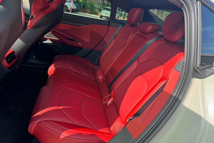 Used  SU7 2024 Rear-Drive Long-Range Intelligent Driving Version
