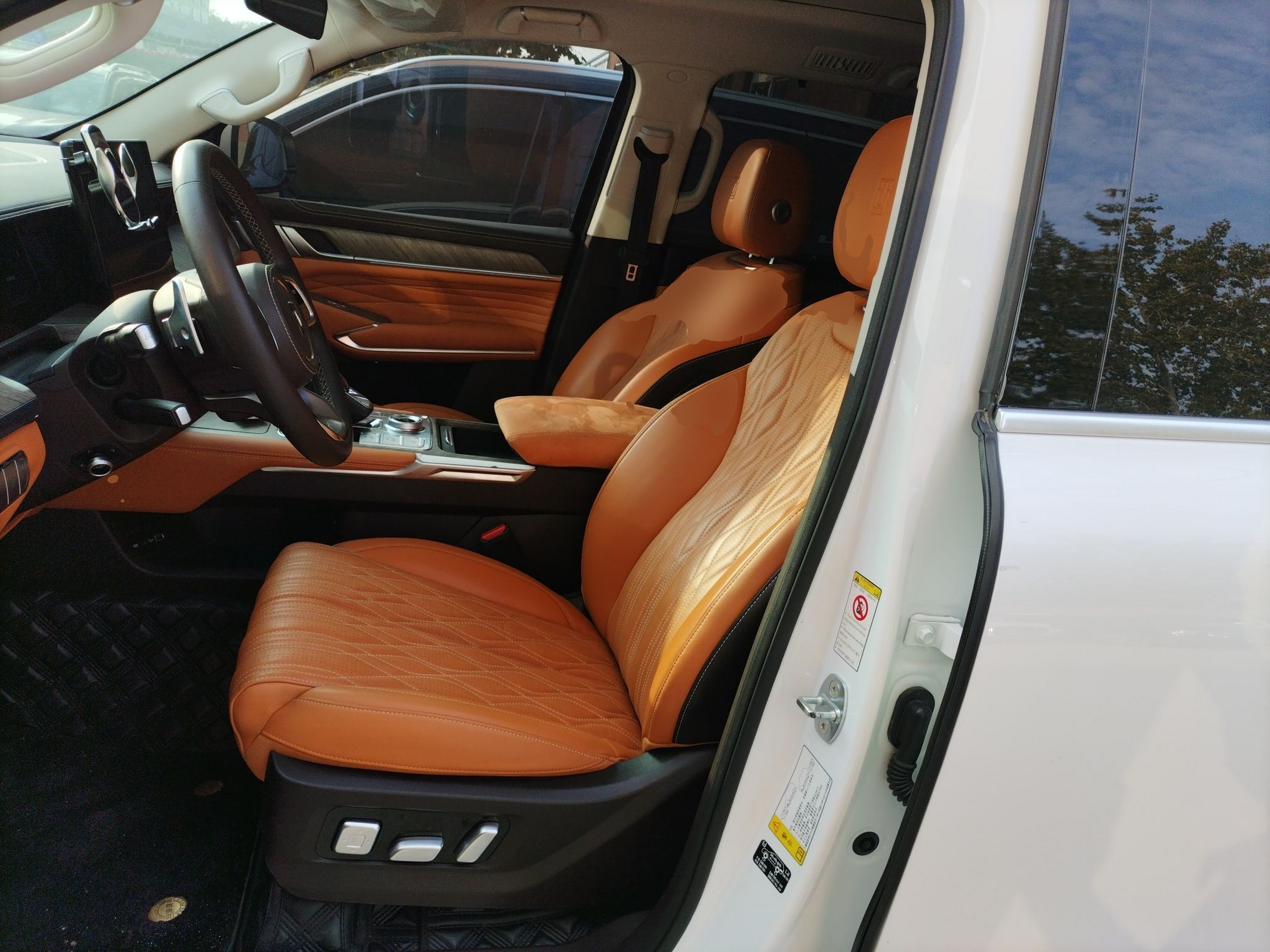 Переднее сиденье в автомобиле