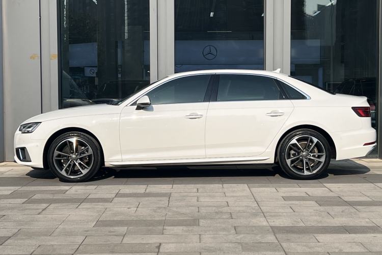 Used Audi A4L 2019 40 TFSI Fashion Edition China VI Emission Standard
