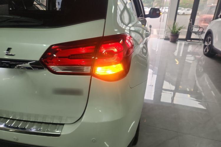 Used Haval H2 2018 Blue-Label 1.5T Dual-Clutch Two-Wheel-Drive Luxury Model
