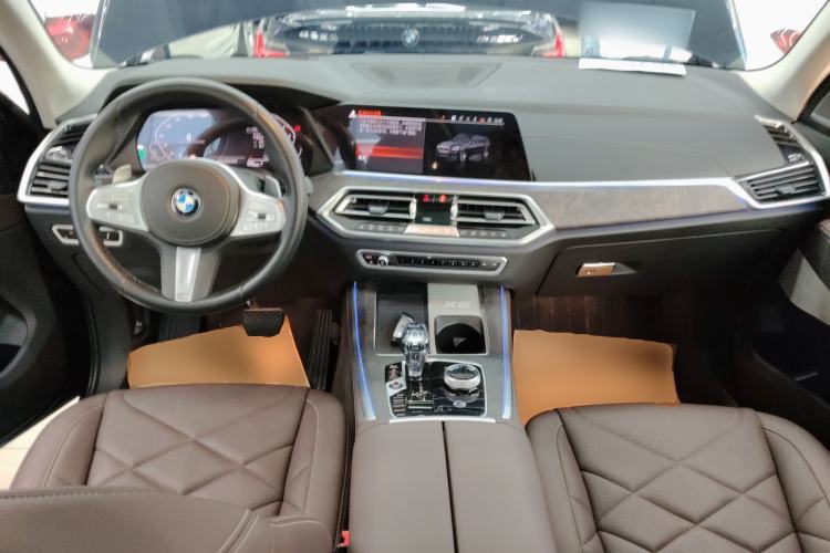 Used BMW X5 2022 xDrive 30Li Luxury M Sport Package
