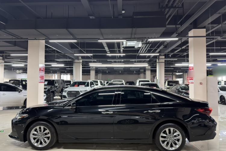 Used Toyota Avalon 2019 Dual-Engine 2.5L Luxury Edition China VI Standard
