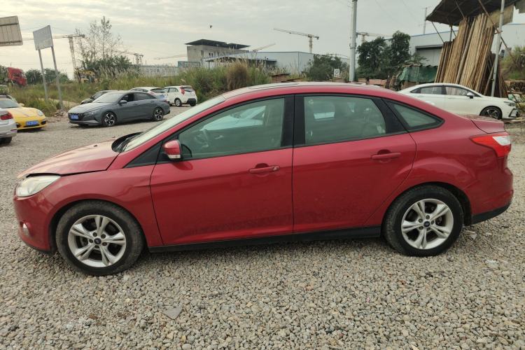 Used Ford Focus 2012 Sedan 1.6L Automatic Fashion Edition
