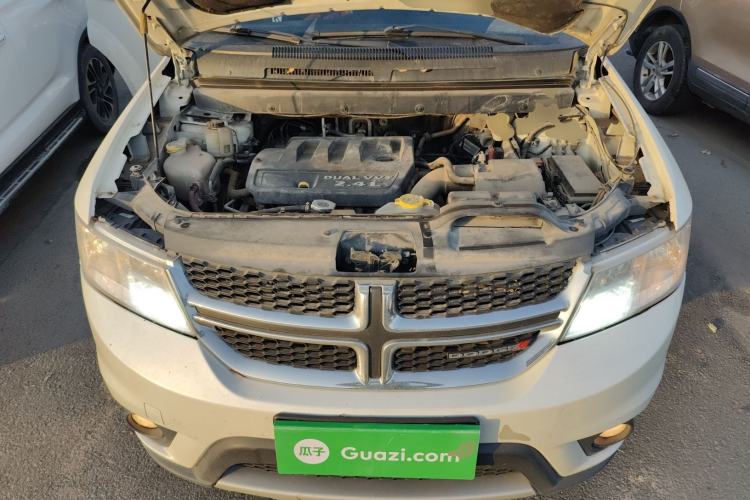 Used Dodge Journey 2013 2.4L Two-Wheel Drive Luxury Version
