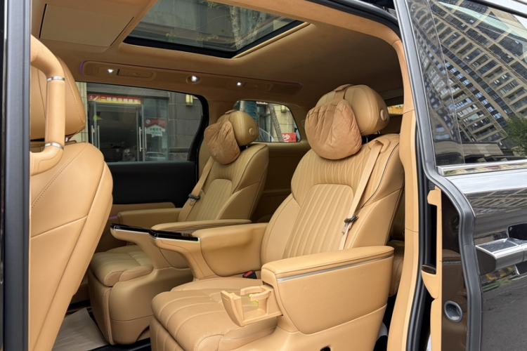 Used VOYAH Dream 2025 PHEV Four-Wheel-Drive Flagship Kunpeng Edition
